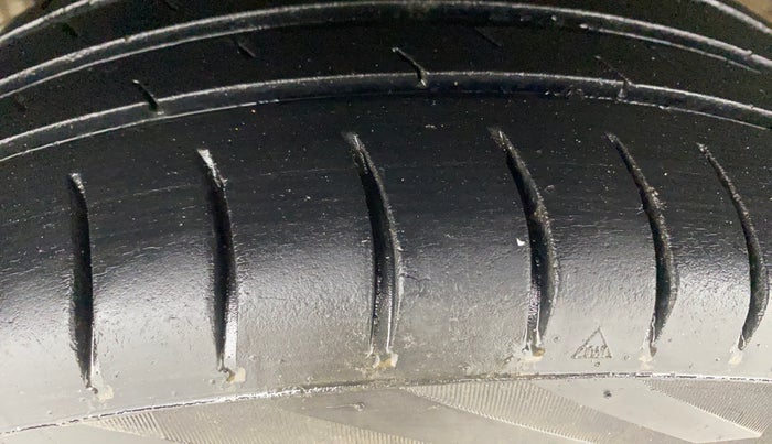 2018 Hyundai Grand i10 MAGNA AT 1.2 KAPPA VTVT, Petrol, Automatic, 66,303 km, Right Rear Tyre Tread