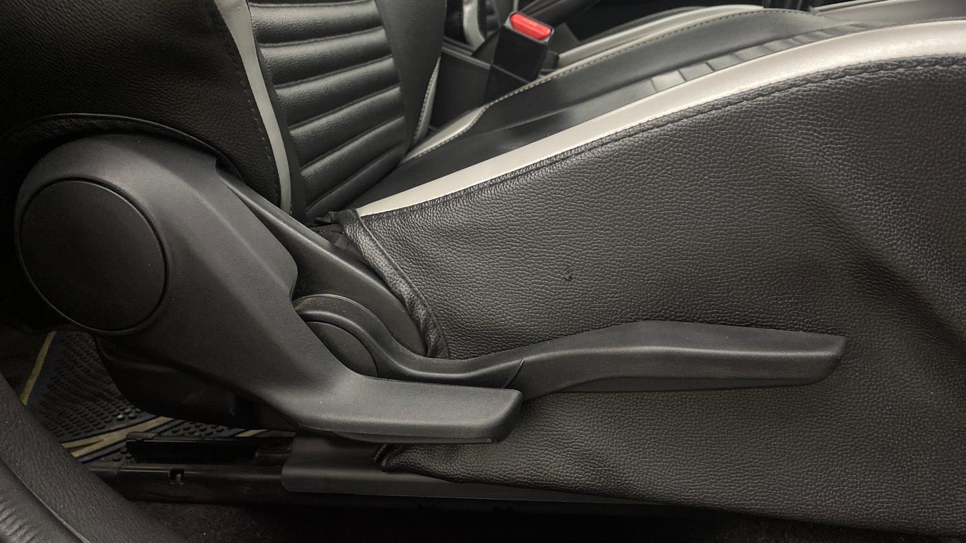 2021 Maruti Baleno ZETA PETROL 1.2, Petrol, Manual, 46,025 km, Driver Side Adjustment Panel