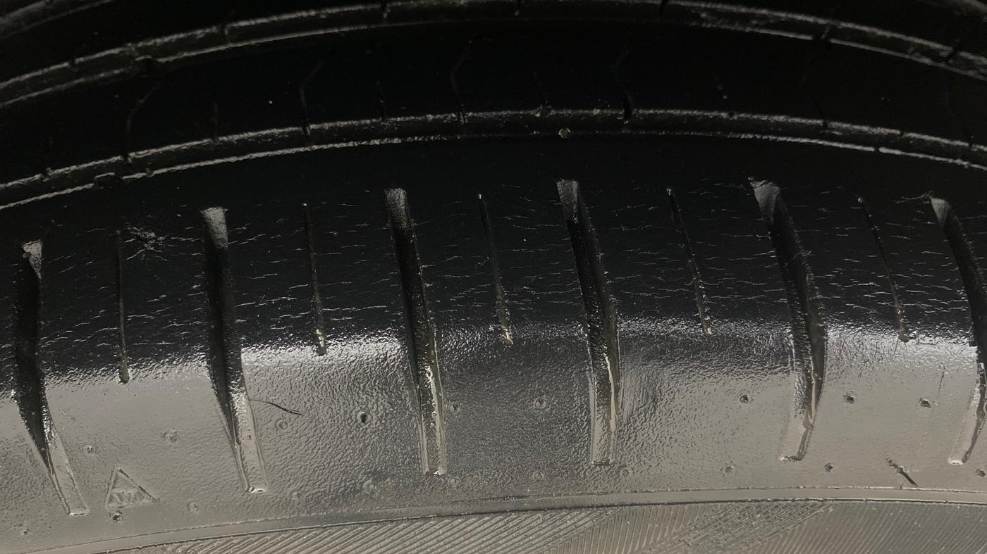 2021 Maruti Baleno ZETA PETROL 1.2, Petrol, Manual, 46,025 km, Right Rear Tyre Tread