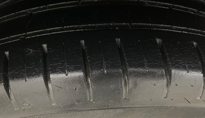 2021 Maruti Baleno ZETA PETROL 1.2, Petrol, Manual, 46,025 km, Right Rear Tyre Tread