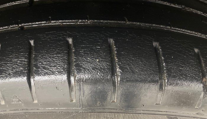 2021 Maruti Baleno ZETA PETROL 1.2, Petrol, Manual, 46,025 km, Right Front Tyre Tread