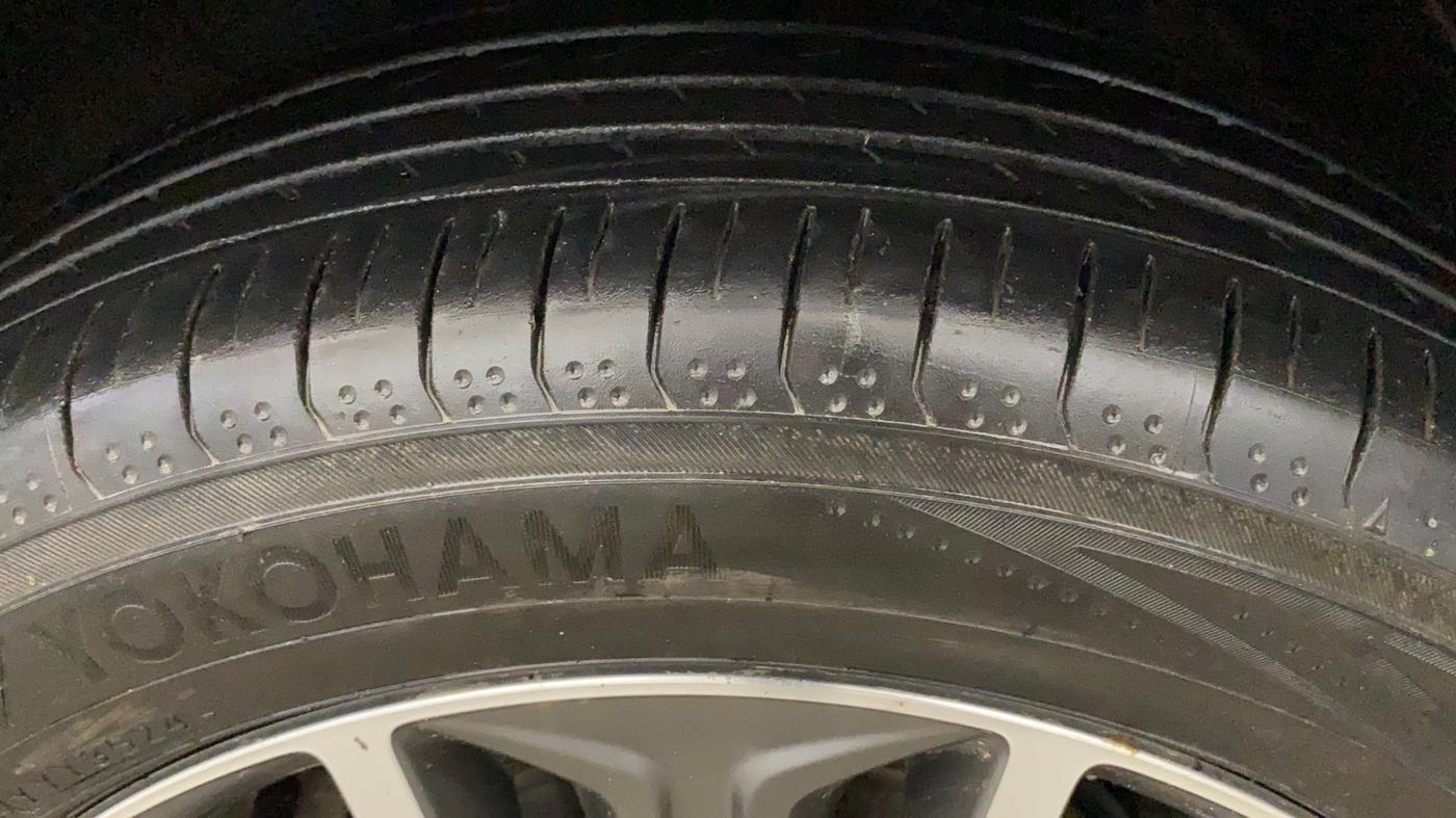 2019 Hyundai Tucson GLS 2WD AT PETROL, Petrol, Automatic, 94,340 km, Left Front Tyre Tread