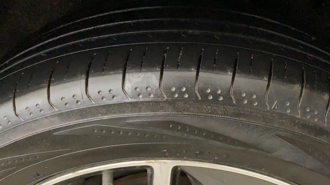 2019 Hyundai Tucson GLS 2WD AT PETROL, Petrol, Automatic, 94,340 km, Left Rear Tyre Tread