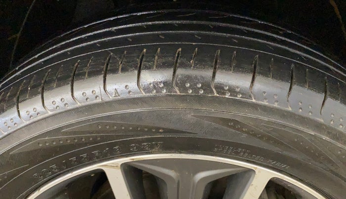 2019 Hyundai Tucson GLS 2WD AT PETROL, Petrol, Automatic, 94,537 km, Right Front Tyre Tread