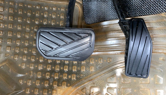 2017 Maruti Dzire ZXI AMT, Petrol, Automatic, 32,231 km, Pedals