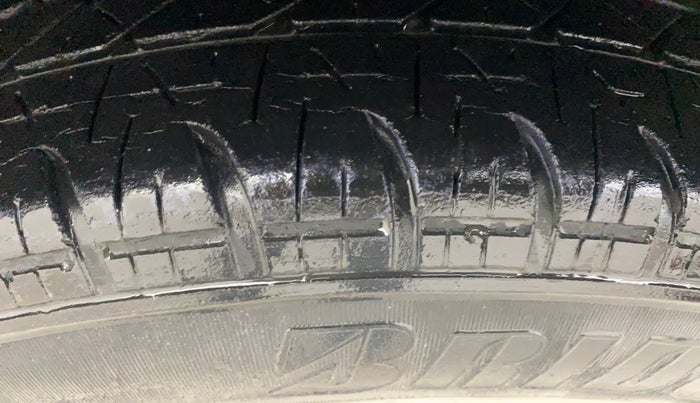 2017 Maruti Dzire ZXI AMT, Petrol, Automatic, 32,231 km, Right Rear Tyre Tread