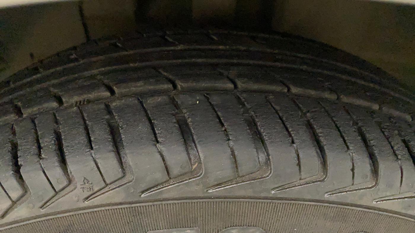 2018 Datsun Redi Go T(O) 1.0 AMT, Petrol, Automatic, 16,485 km, Left Front Tyre Tread