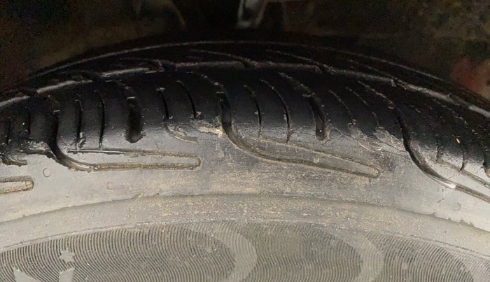 2010 Hyundai i10 MAGNA 1.2, Petrol, Manual, 89,388 km, Right Front Tyre Tread