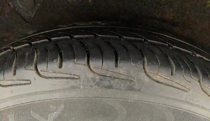 2010 Hyundai i10 MAGNA 1.2, Petrol, Manual, 89,388 km, Right Rear Tyre Tread