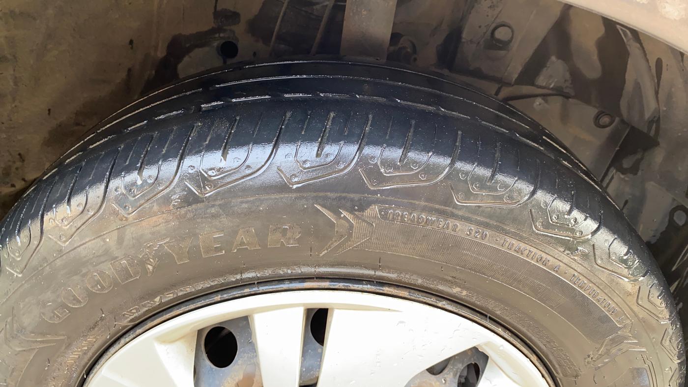 2020 Honda Amaze 1.2L I-VTEC S, Petrol, Manual, 1,01,406 km, Right Front Tyre Tread