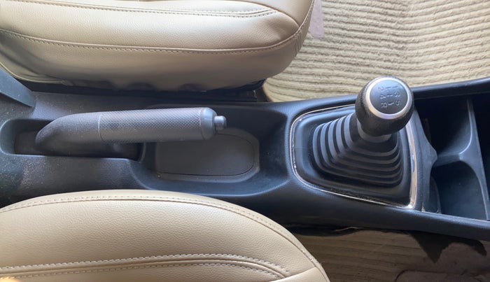 2020 Honda Amaze 1.2L I-VTEC S, Petrol, Manual, 1,01,334 km, Gear Lever