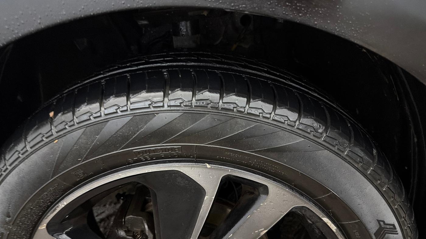 2021 Tata ALTROZ XZ PLUS PETROL DARK EDITION, Petrol, Manual, 42,772 km, Left Front Tyre Tread
