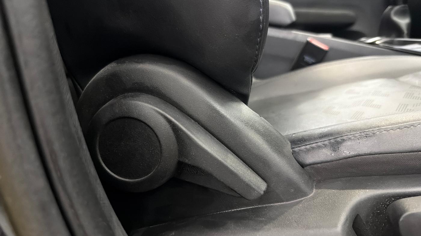 2021 Tata ALTROZ XZ PLUS PETROL DARK EDITION, Petrol, Manual, 42,772 km, Driver Side Adjustment Panel