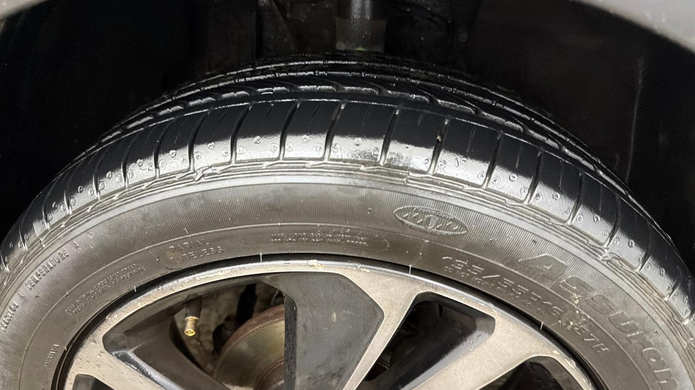 2021 Tata ALTROZ XZ PLUS PETROL DARK EDITION, Petrol, Manual, 42,772 km, Right Front Tyre Tread