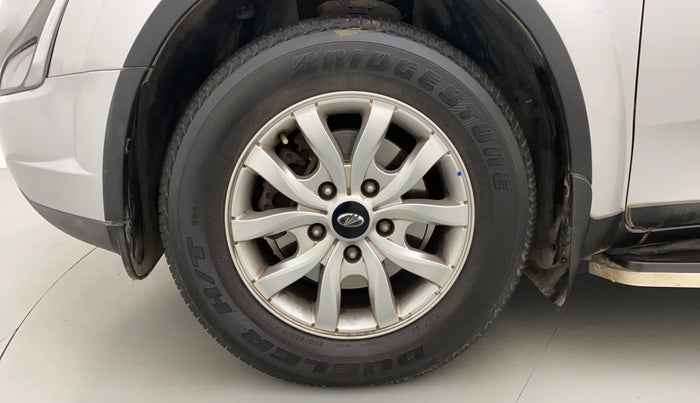 2019 Mahindra XUV500 W9 AT, Diesel, Automatic, 30,880 km, Left Front Wheel