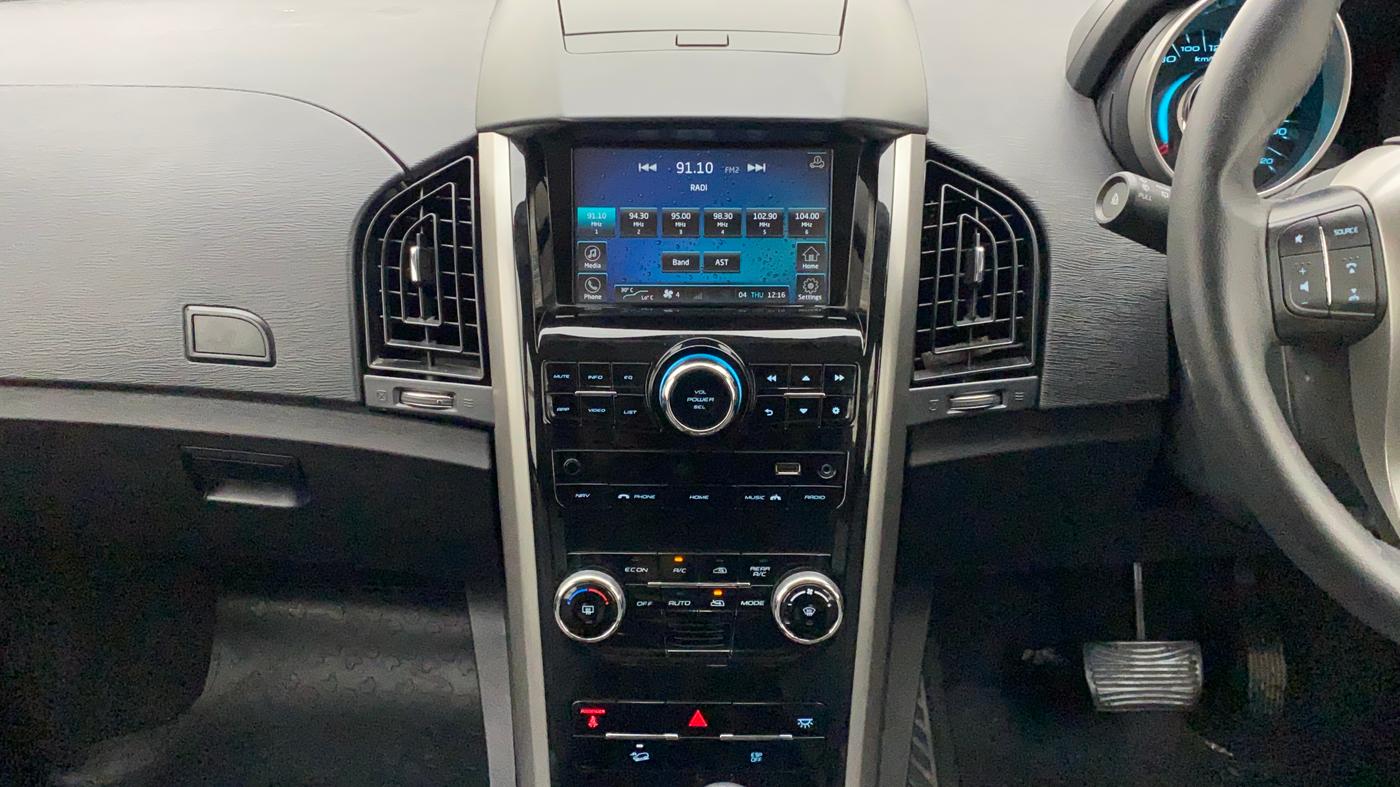 2019 Mahindra XUV500 W9 AT, Diesel, Automatic, 30,880 km, Air Conditioner