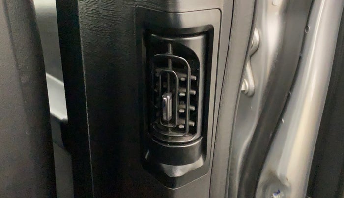 2019 Mahindra XUV500 W9 AT, Diesel, Automatic, 30,880 km, Rear AC Vents