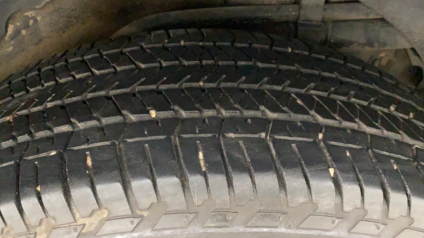 2019 Mahindra XUV500 W9 AT, Diesel, Automatic, 30,880 km, Left Rear Tyre Tread