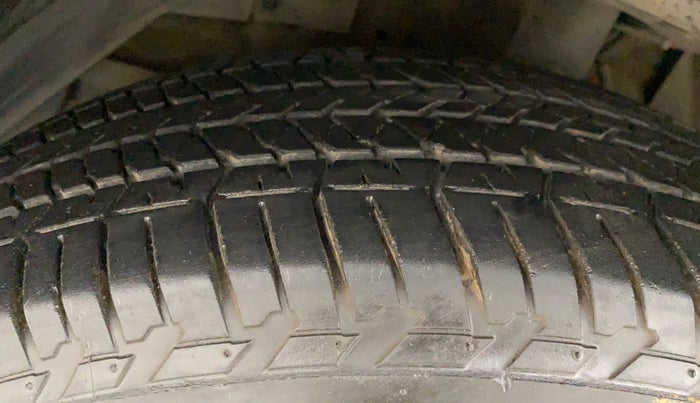 2019 Mahindra XUV500 W9 AT, Diesel, Automatic, 30,880 km, Left Front Tyre Tread