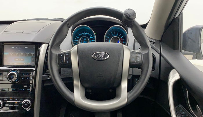 2019 Mahindra XUV500 W9 AT, Diesel, Automatic, 30,880 km, Steering Wheel Close Up