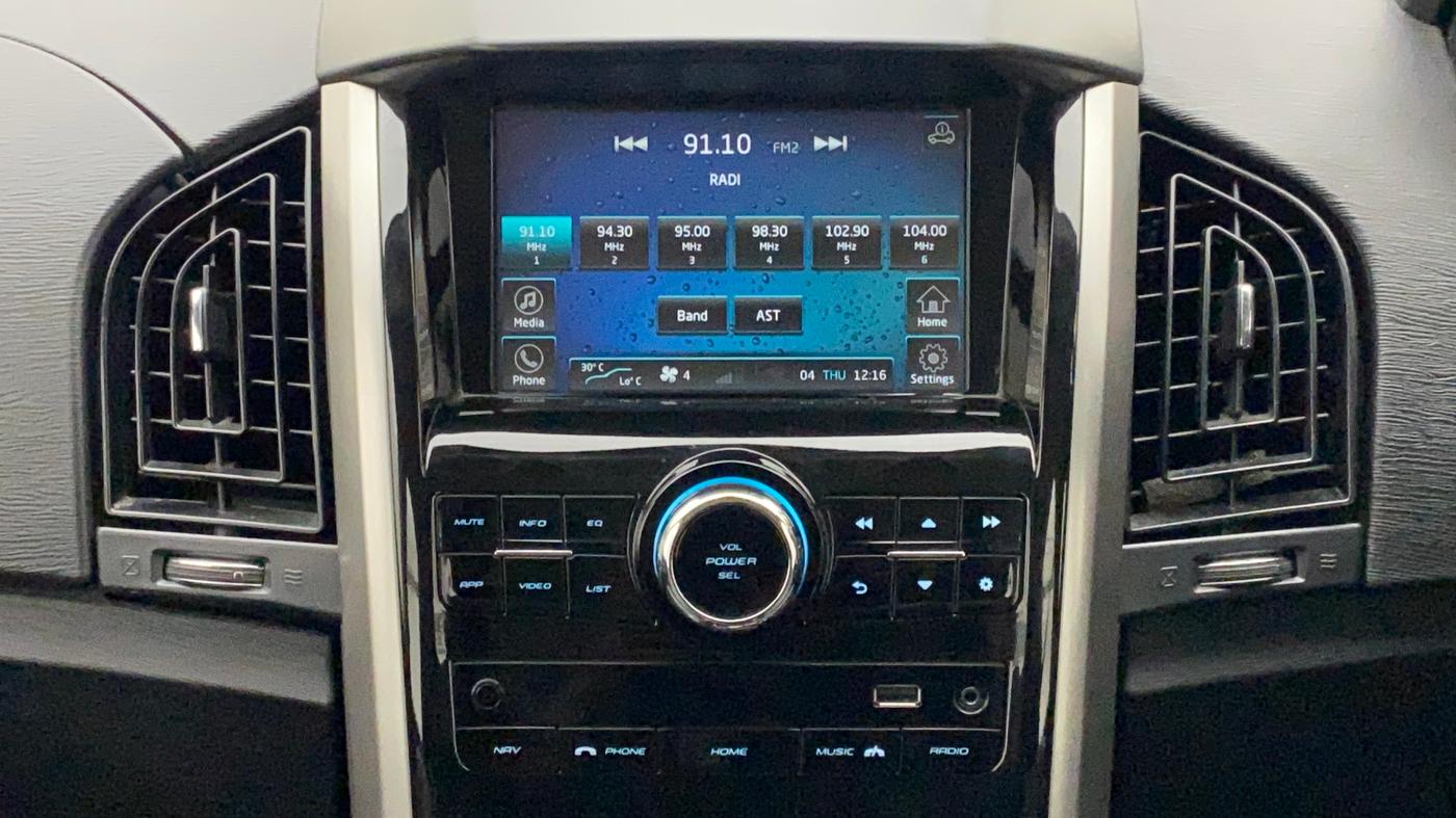 2019 Mahindra XUV500 W9 AT, Diesel, Automatic, 30,880 km, Infotainment System