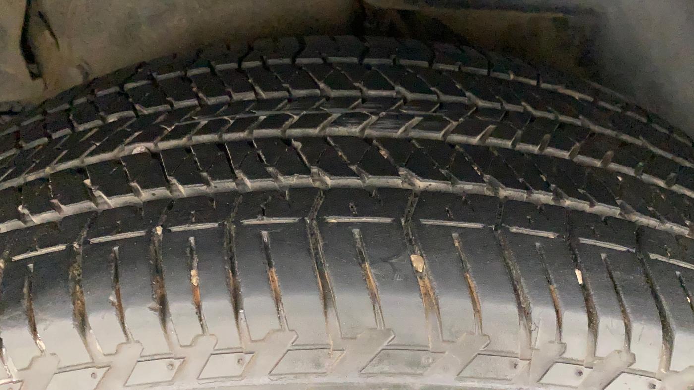 2019 Mahindra XUV500 W9 AT, Diesel, Automatic, 30,880 km, Right Rear Tyre Tread
