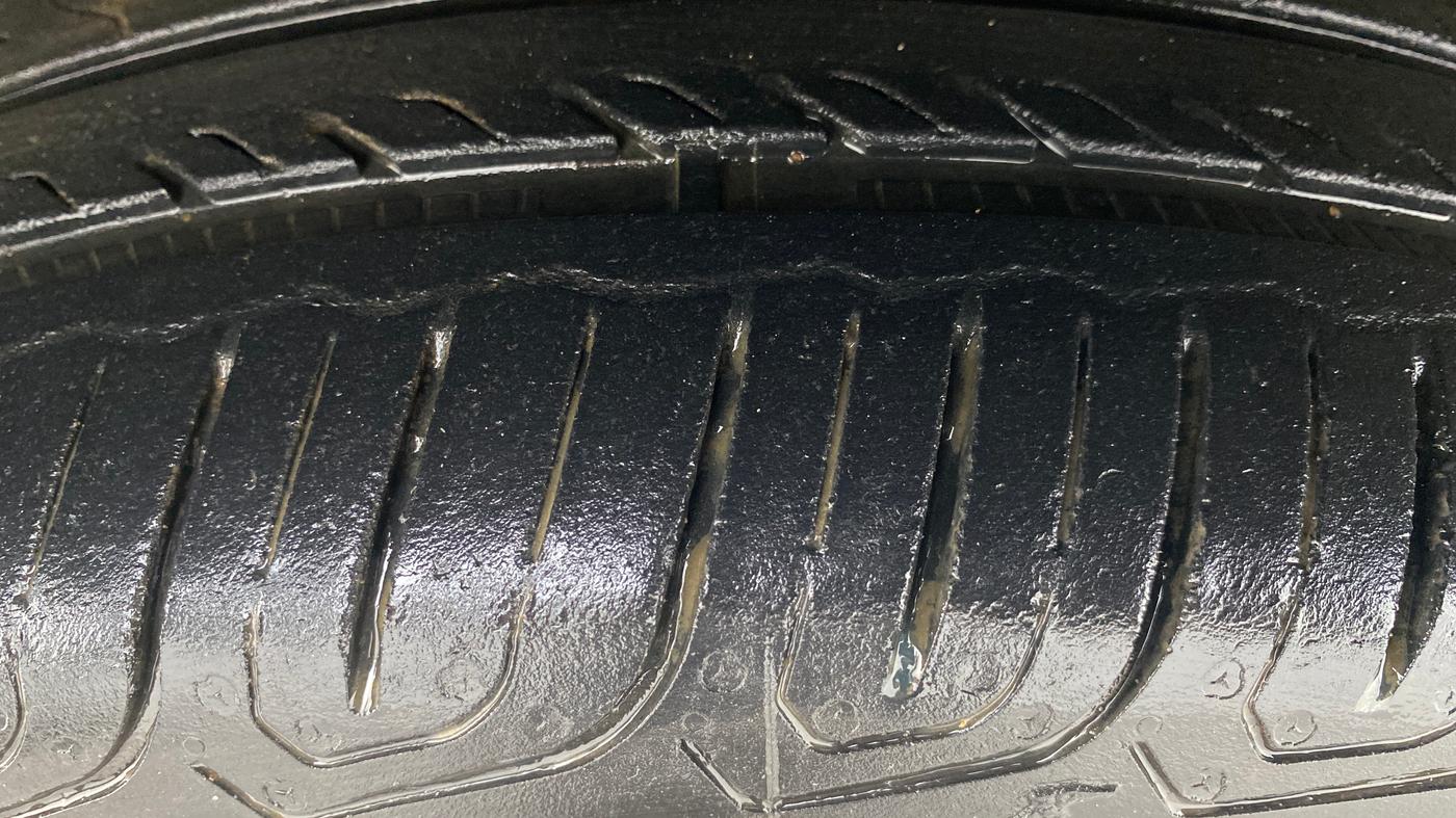 2015 Honda Amaze 1.2L I-VTEC S, Petrol, Manual, 72,792 km, Left Front Tyre Tread