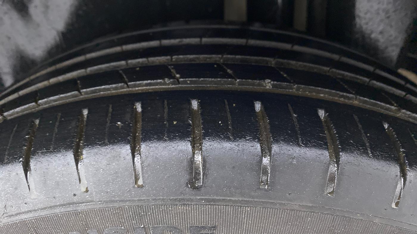 2019 Maruti Ciaz ALPHA  AT 1.5 SHVS PETROL, Petrol, Automatic, 54,951 km, Left Rear Tyre Tread