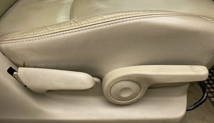 2019 Maruti Ciaz ALPHA  AT 1.5 SHVS PETROL, Petrol, Automatic, 54,951 km, Driver Side Adjustment Panel