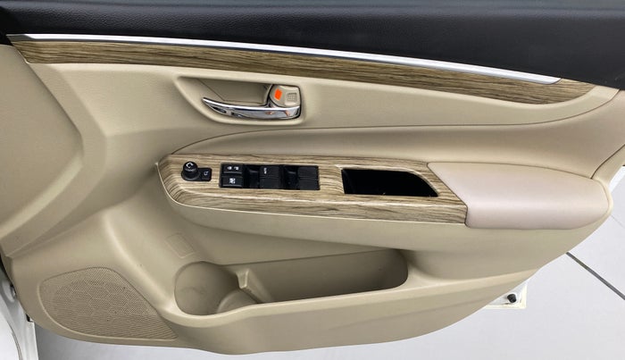 2019 Maruti Ciaz ALPHA  AT 1.5 SHVS PETROL, Petrol, Automatic, 54,951 km, Driver Side Door Panels Control