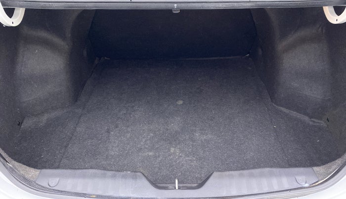 2019 Maruti Ciaz ALPHA  AT 1.5 SHVS PETROL, Petrol, Automatic, 54,951 km, Boot Inside