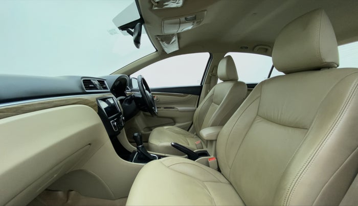 2019 Maruti Ciaz ALPHA  AT 1.5 SHVS PETROL, Petrol, Automatic, 54,951 km, Right Side Front Door Cabin