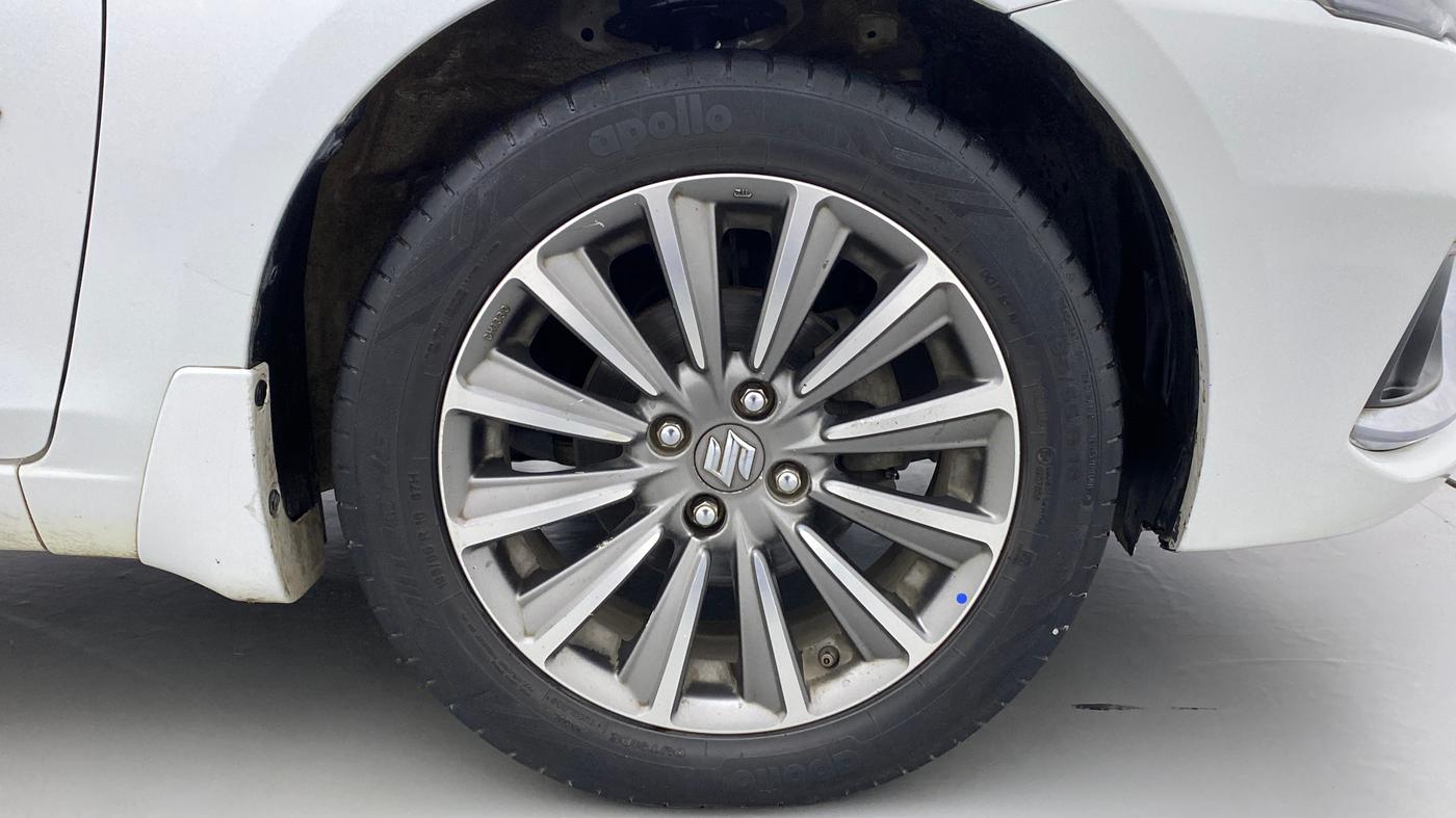 2019 Maruti Ciaz ALPHA  AT 1.5 SHVS PETROL, Petrol, Automatic, 54,951 km, Right Front Wheel