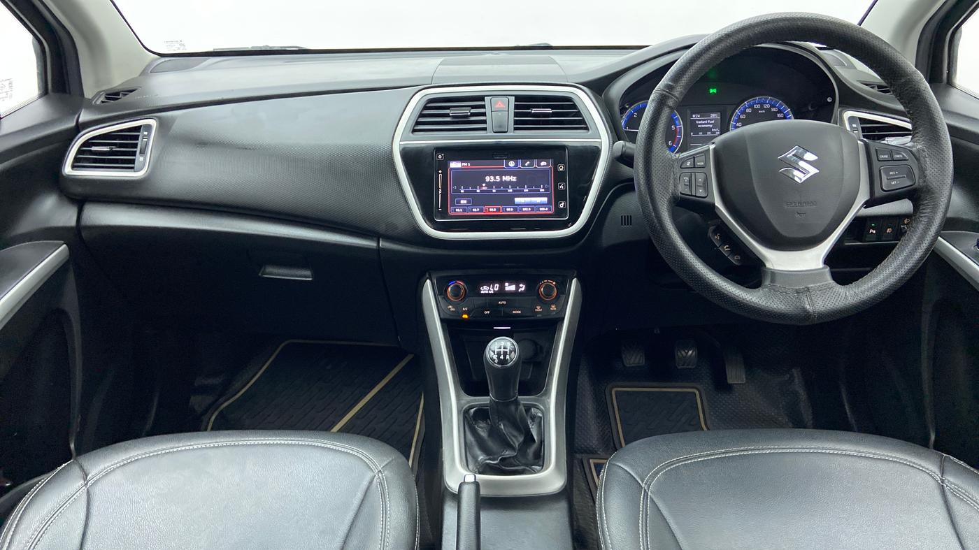 2017 Maruti S Cross ZETA 1.3, Diesel, Manual, 76,472 km, Dashboard