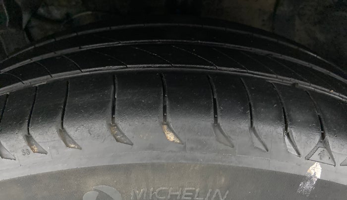 2017 Maruti S Cross ZETA 1.3, Diesel, Manual, 76,472 km, Left Front Tyre Tread