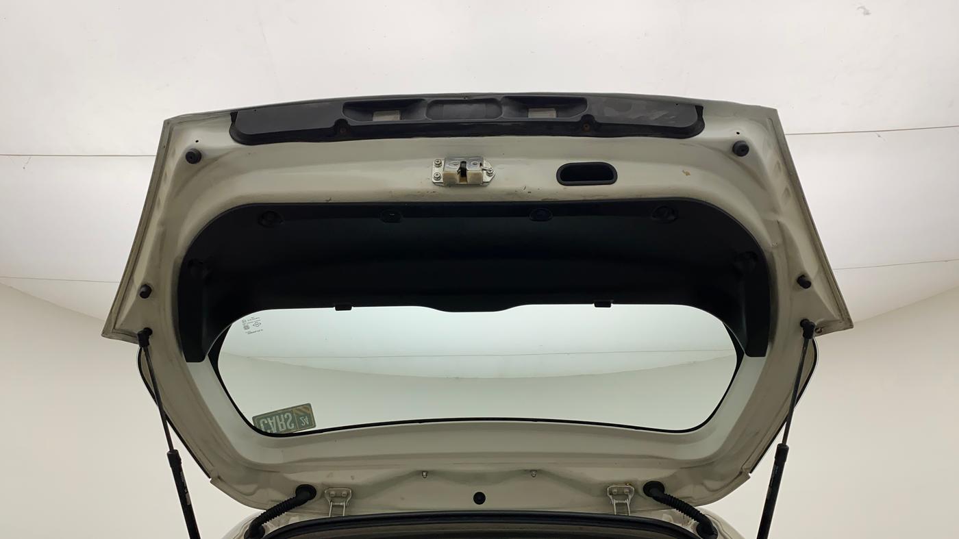 2014 Maruti Swift VXI, Petrol, Manual, 70,509 km, Boot Door Open