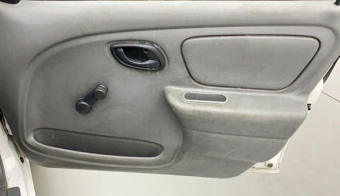 2012 Maruti Alto K10 LXI, CNG, Manual, 36,153 km, Driver Side Door Panels Control