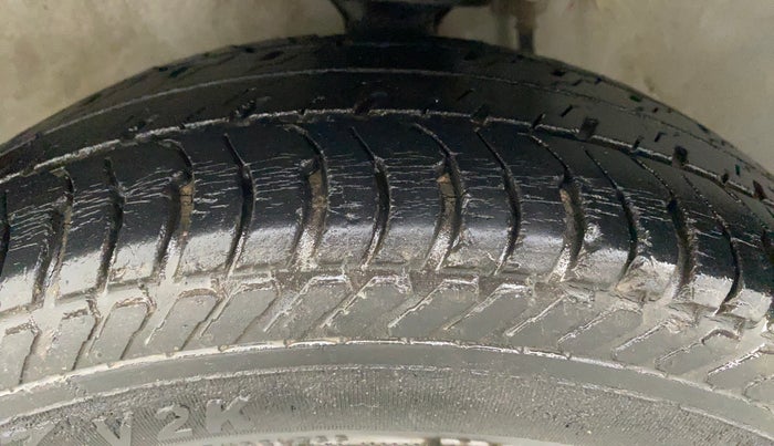 2012 Maruti Alto K10 LXI, CNG, Manual, 36,153 km, Left Front Tyre Tread