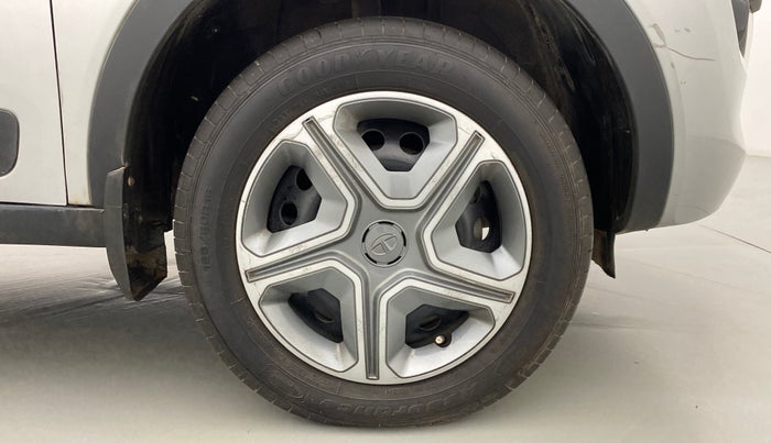 2018 Tata NEXON XM 1.2, Petrol, Manual, 38,203 km, Right Front Wheel