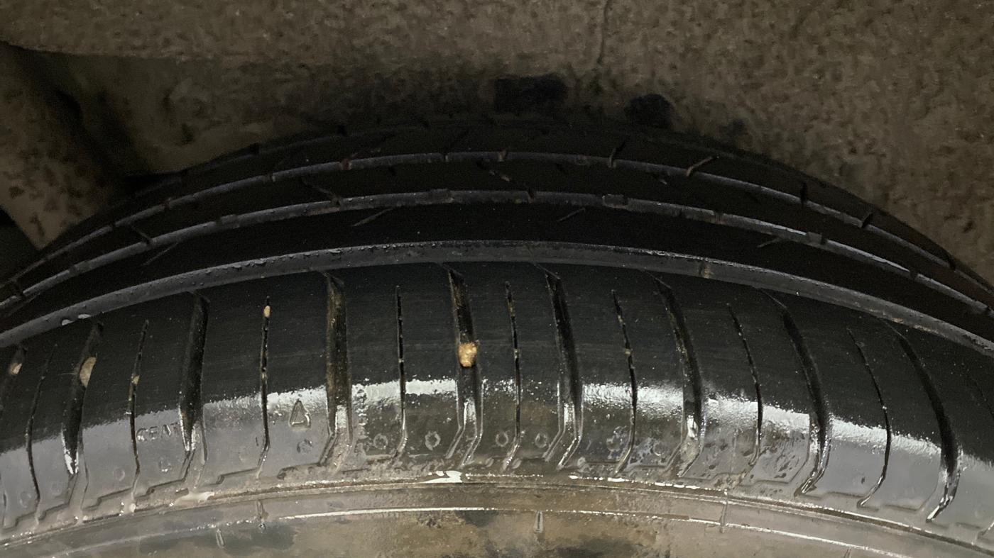 2021 Mahindra MARAZZO M2 7STR, Diesel, Manual, 72,954 km, Right Rear Tyre Tread