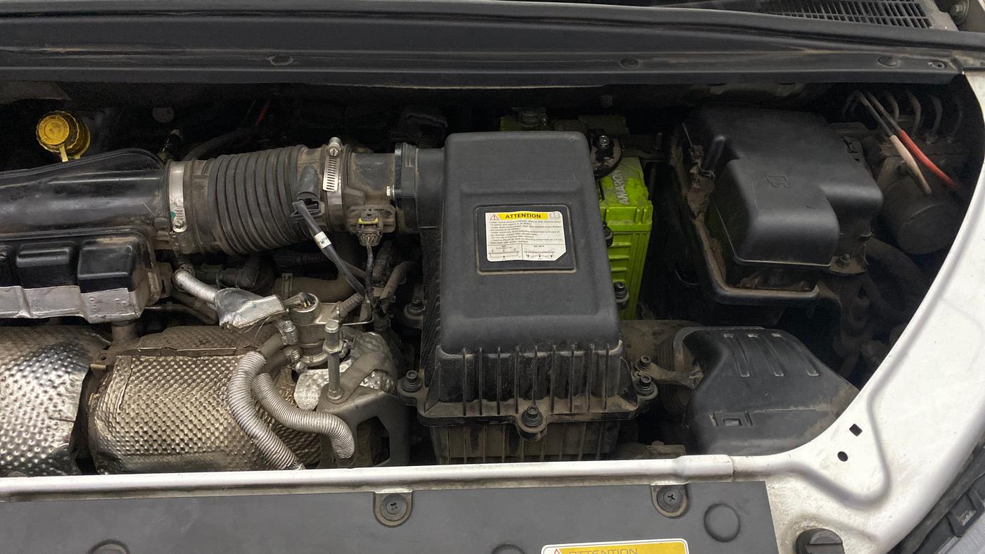 2021 Mahindra MARAZZO M2 7STR, Diesel, Manual, 72,954 km, Engine View - Left
