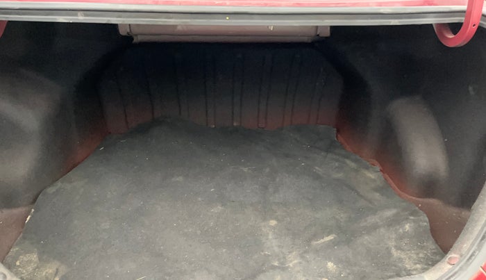 2014 Hyundai Verna FLUIDIC 1.6 VTVT SX, Petrol, Manual, 80,433 km, Boot Inside