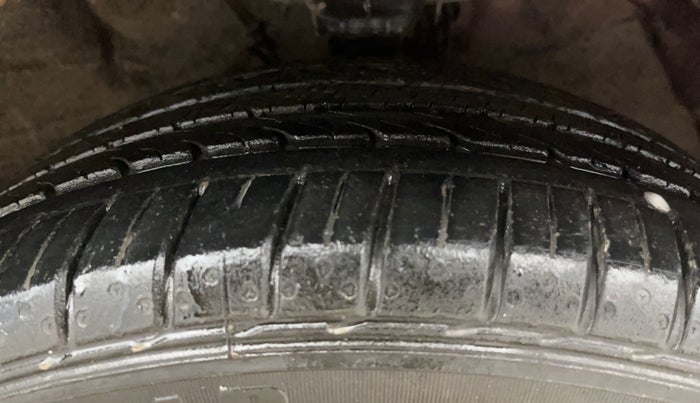 2014 Hyundai Verna FLUIDIC 1.6 VTVT SX, Petrol, Manual, 80,433 km, Right Front Tyre Tread