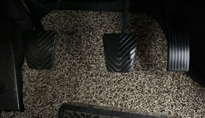 2014 Hyundai Verna FLUIDIC 1.6 VTVT SX, Petrol, Manual, 80,433 km, Pedals