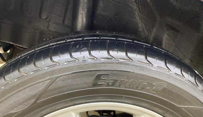 2015 Honda Brio VX AT, Petrol, Automatic, 66,331 km, Right Rear Tyre Tread