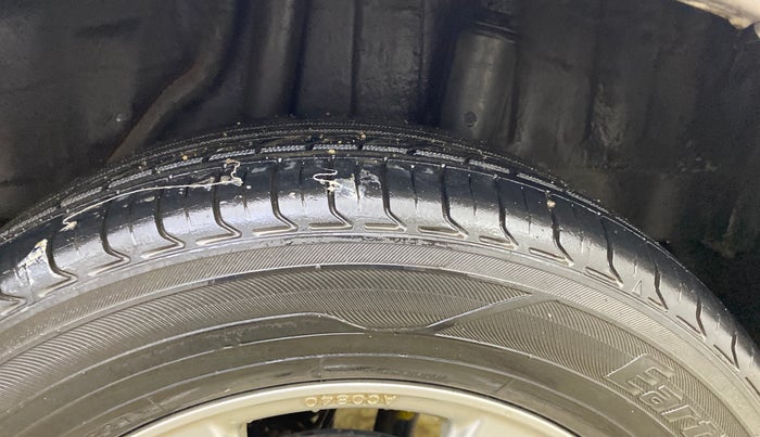 2015 Honda Brio VX AT, Petrol, Automatic, 66,331 km, Left Rear Tyre Tread