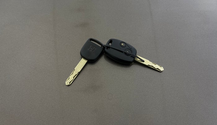 2015 Honda Brio VX AT, Petrol, Automatic, 66,331 km, Key Close Up