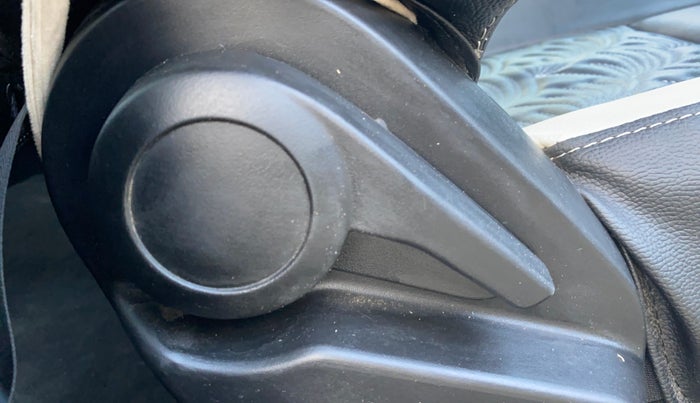 2022 Tata ALTROZ XT PETROL, Petrol, Manual, 15,106 km, Driver Side Adjustment Panel