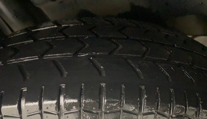 2020 Maruti Dzire LXI, Petrol, Manual, 77,035 km, Right Rear Tyre Tread