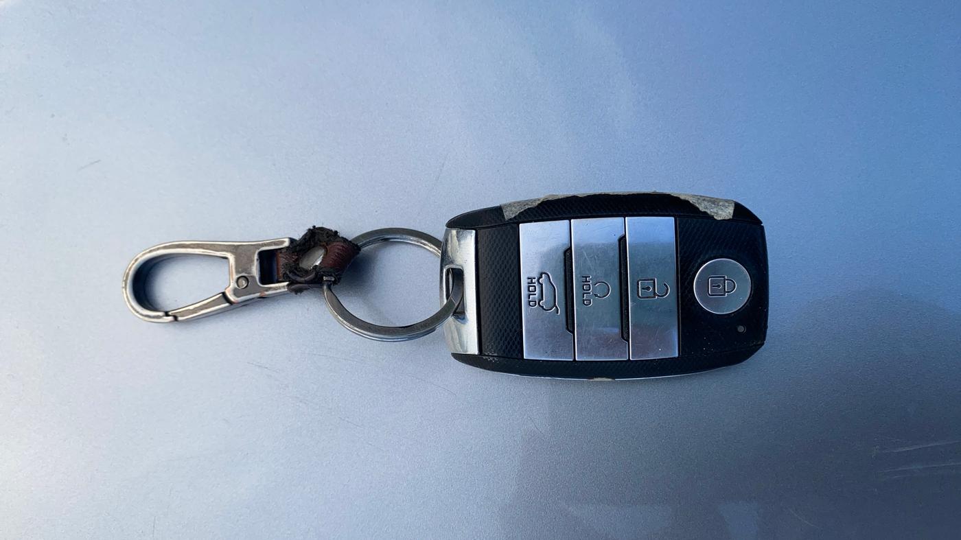 2022 KIA SELTOS HTX 1.5 PETROL, Petrol, Manual, 26,779 km, Key Close Up